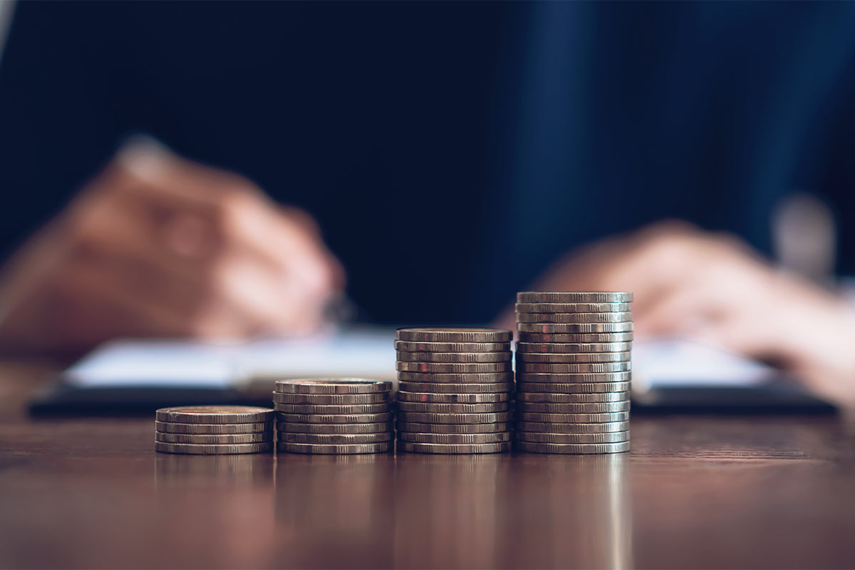 accountant-reviewing-expenses